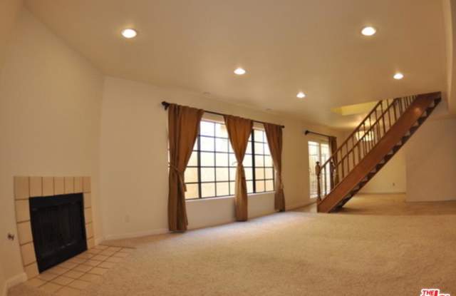 1614 VETERAN Avenue Gallery 3