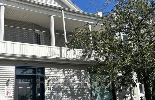 1212 South 7th Street - B - 1212 South 7th Street, Springfield, IL 62703