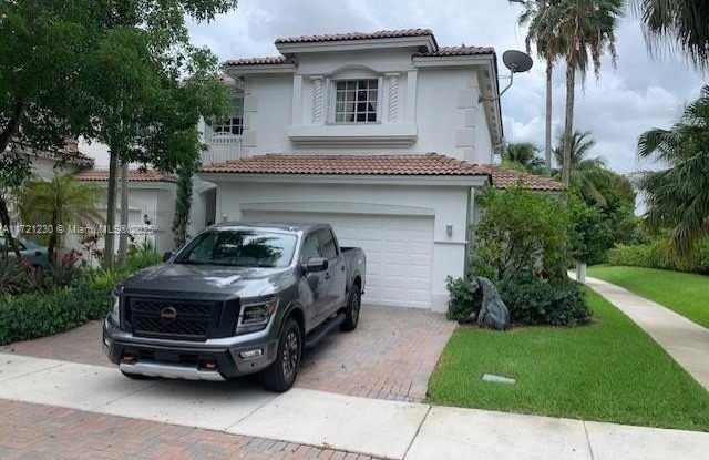11662 NW 69th Ter photos photos