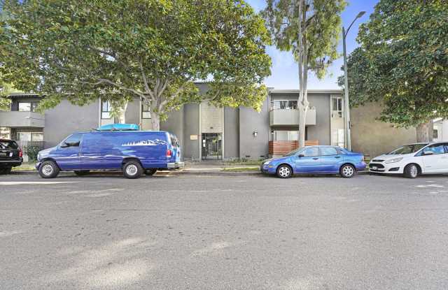 10310 Regent Apartments Gallery 4