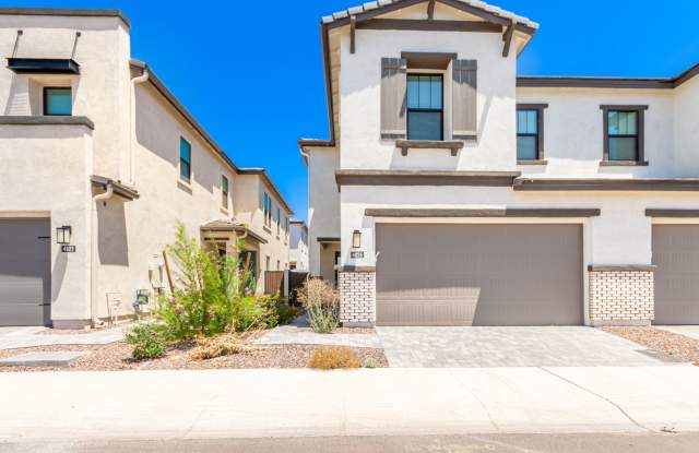 Stunning furnished townhome in gated community in Scottsdale! photos photos