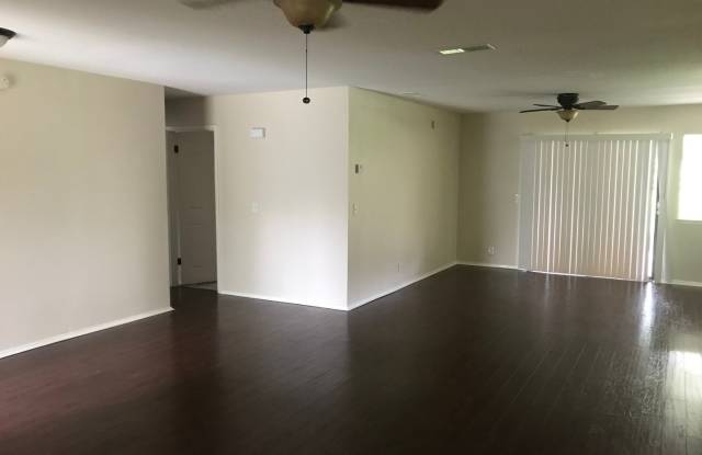 Come see this beautiful 3/2 1243 sq ft home photos photos Come see this beautiful 3/2 1243 sq ft home photos photos