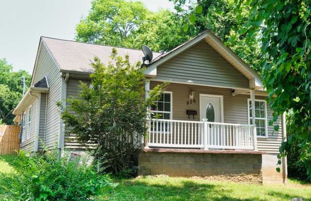 Single Family Home w/ Fenced in Backyard photos photos