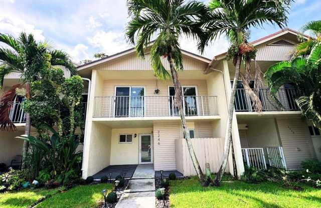 2246 Nova Village Dr - 2246 Nova Village Drive, Davie, FL 33317