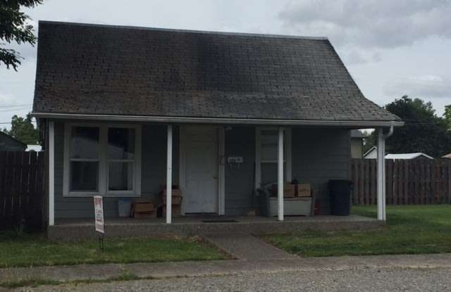 STATUS: AVAILABLE -|R93F | $1395 photos photos