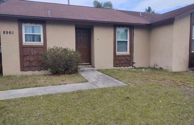 Charming 2 bedroom with enormous backyard. photos photos
