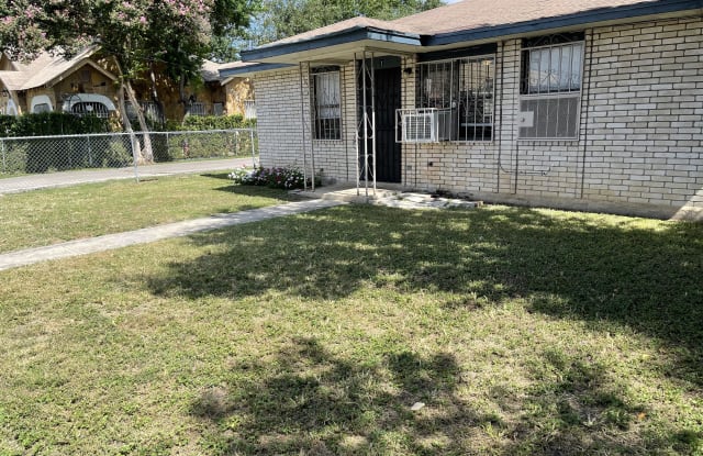 1711 W. Cesar Chavez - 1 - 1711 West César E. Chávez Boulevard, San Antonio, TX 78207