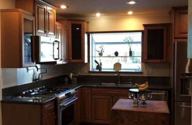 1672 Rainbow Dr Gallery 3