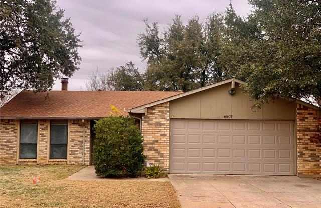 6907 Blackberry Drive - 6907 Blackberry Drive, Arlington, TX 76016
