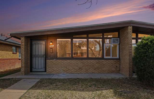 Newly Renovated 2Bed/1Bath Duplex in Park Hill photos photos