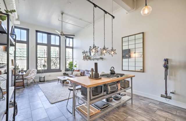 Historic Downtown Loft | Secure Garage Parking, Rooftop Access & Turn-Key Options photos photos