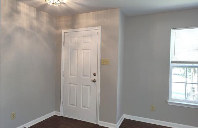 Charming 2 Story Home located in the Boulder Creek Community in Charlotte! Gallery 3