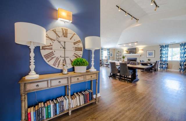 Shady Oak Village - Senior Living Apartments Gallery 3