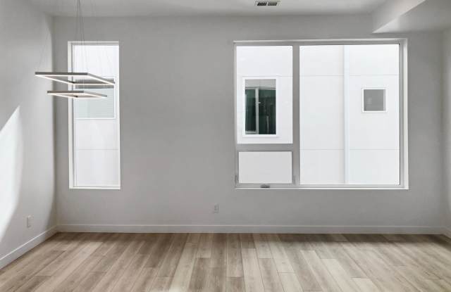 1620 Irving St Unit 4 Gallery 3
