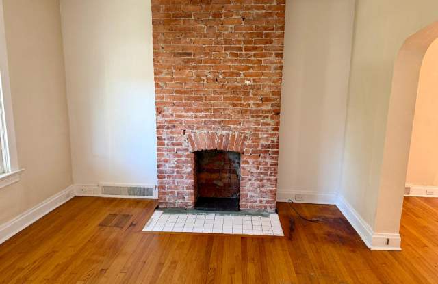 2083 Plainview Ave Gallery 4