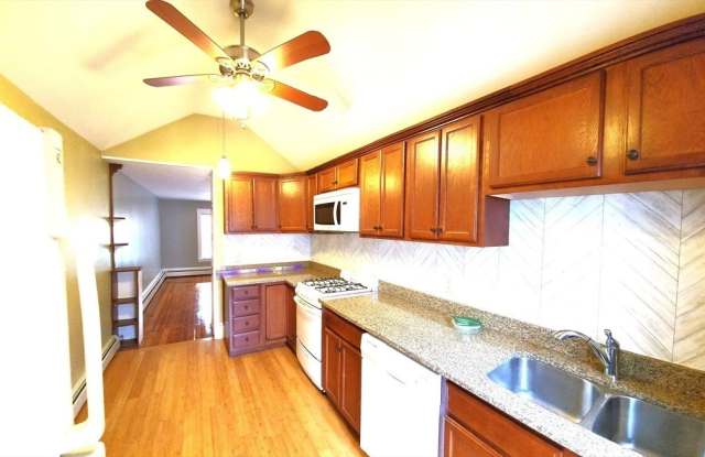 85 Harvey unit: 2 photos photos