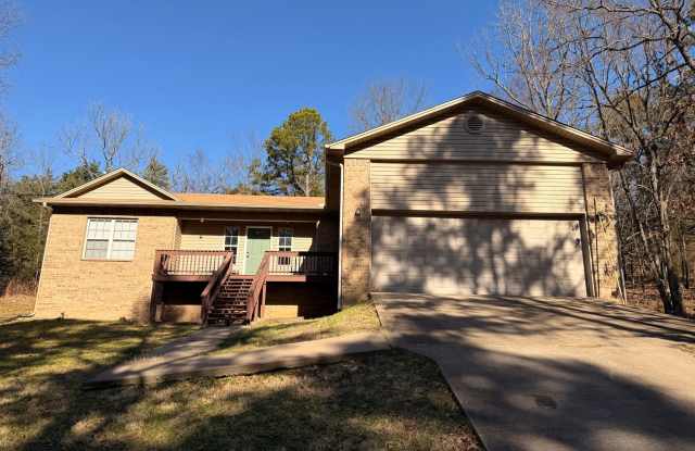 Welcome to this conveniently located home in Russellville, AR, a place where comfort meets style. photos photos