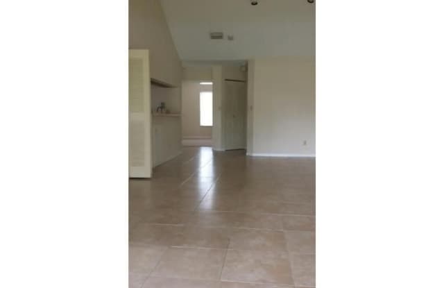 1027 CORAL CLUB DR Gallery 4