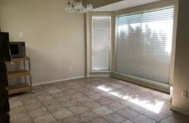 4044 N Pepperwood Drive Gallery 4