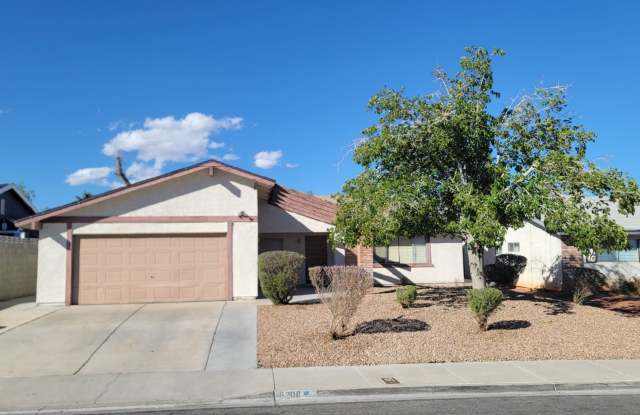 6208 Old Trail Rd - 4 bedrooms, 2 bathrooms 1522 SQFT photos photos