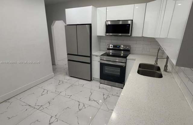 345 SW 49th Avenue, Miami, FL 33134 Gallery 3