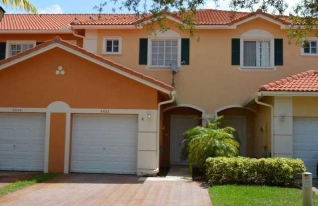 6522 Catalina Ln - 6522 Catalina Lane, Tamarac, FL 33321
