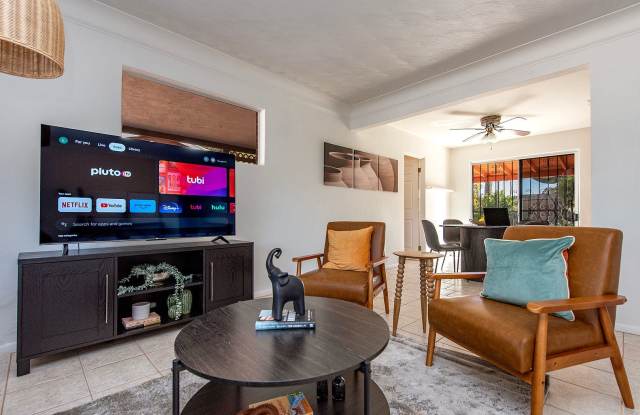 Cool Central Pool Home Gallery 4