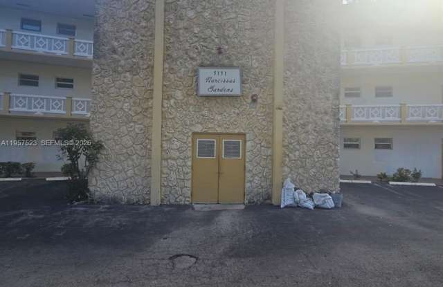 5151 W Oakland Park Blvd photos photos