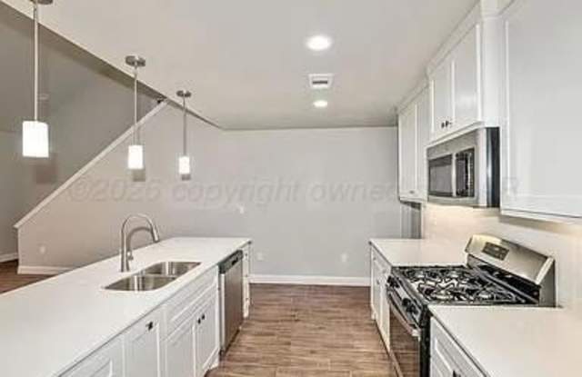 7617 WOODFORD Avenue Gallery 4