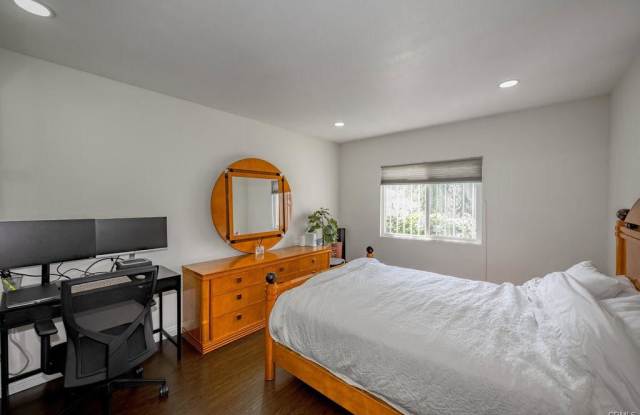 2417 West Avenue 30 photos photos