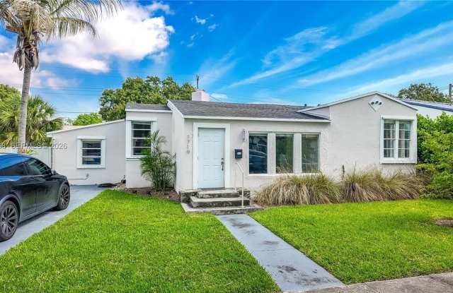 1719 SW 15th St photos photos