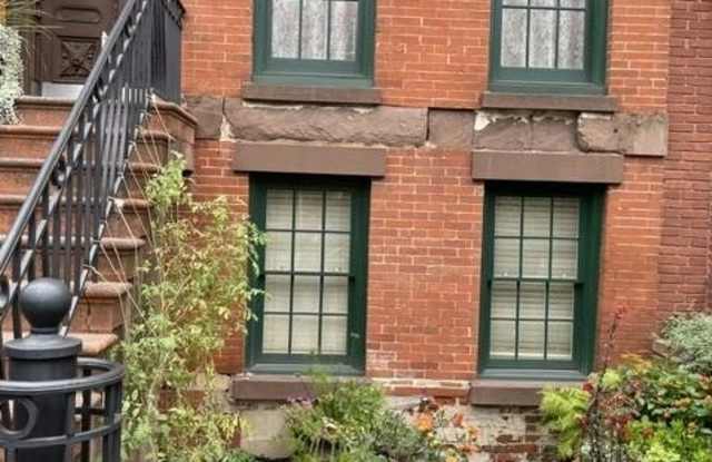192 WASHINGTON ST Gallery 2
