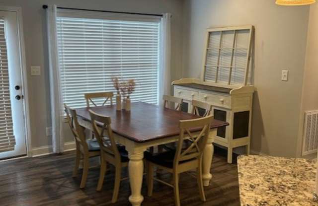 2406 Chimney Rock Ln Gallery 4