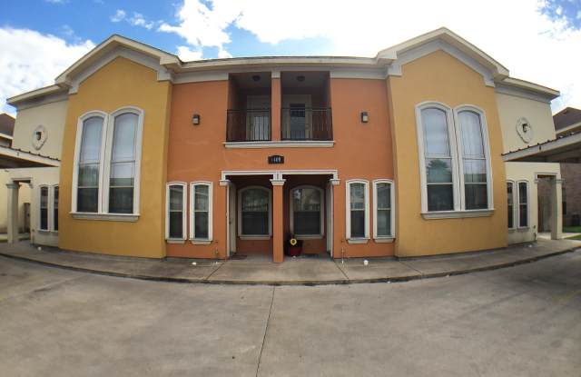 1409 W Fig Ave photos photos