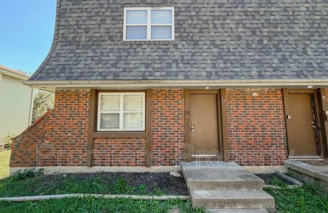 219 N Oak Dr - 219 North Oak Drive, Belton, MO 64012