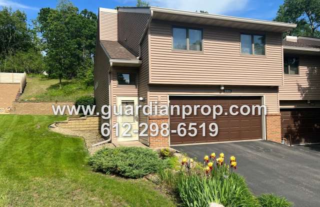 End Unit Townhouse Available June 1st, Vaulted Ceilings, Large Patio, Loft Area photos photos