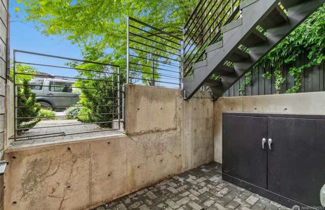 Stunning Modern 3 Bedroom Georgetown Home with Sustainable Design & Smart Features Gallery 4