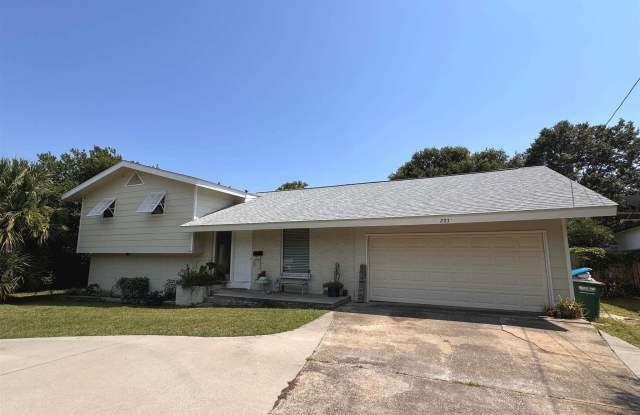 203 Fairpoint Dr photos photos