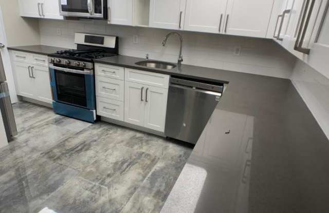 82-25 Surrey PL - 82-25 Surrey Place, Queens, NY 11432