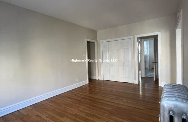 912 Reba Pl. Gallery 4