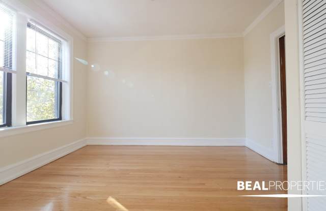 3900 N Janssen Ave photos photos