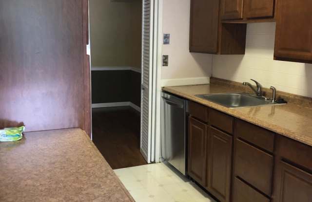 7543 SPRING LAKE DRIVE Gallery 3