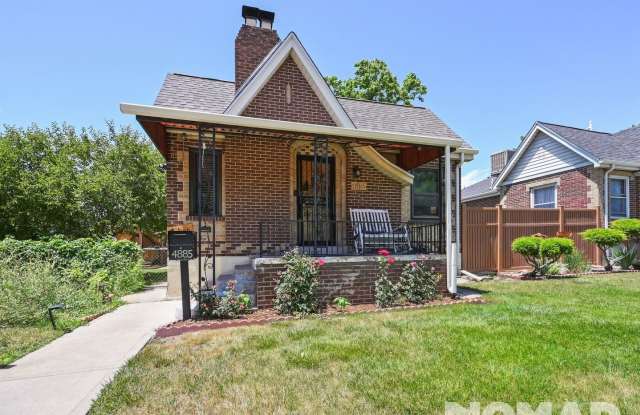 2 Bedroom 1 Bath Upstairs of Single Family Home in Denver - Shared with AirBnB in Basement photos photos 2 Bedroom 1 Bath Upstairs of Single Family Home in Denver - Shared with AirBnB in Basement photos photos