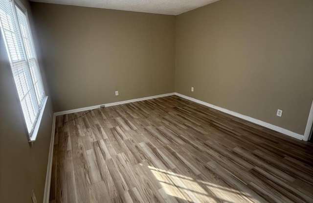 111 Phillips Place Gallery 2