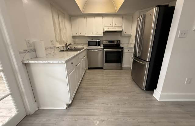 4158 Tamiami Trl - 4158 Tamiami Trail, Charlotte Harbor, FL 33952 4158 Tamiami Trl - 4158 Tamiami Trail, Charlotte Harbor, FL 33952