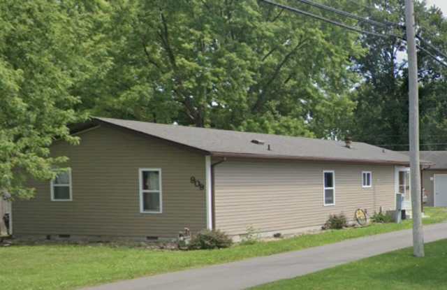 Huntington - 3 BR 2 Bath Home! - 909 Gardendale Avenue, Huntington, IN 46750