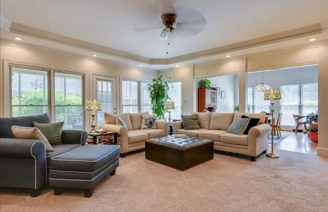 840 Park Chase Drive Gallery 4