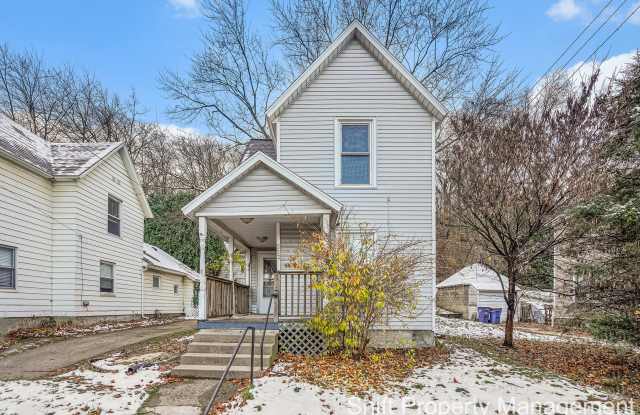 553 Valley Ave NW photos photos