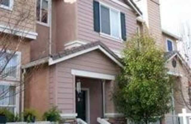 East Dublin Townhome in Great Location! - 4648 Central Parkway, Dublin, CA 94568 East Dublin Townhome in Great Location! - 4648 Central Parkway, Dublin, CA 94568