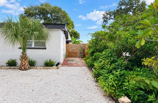 8435 GERBERA Avenue Gallery 1